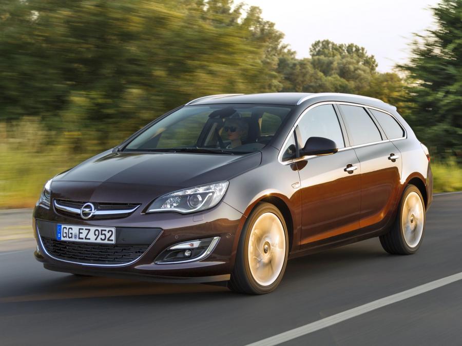  Opel Astra Sports Tourer 2012 года  (фото 5 из 17)